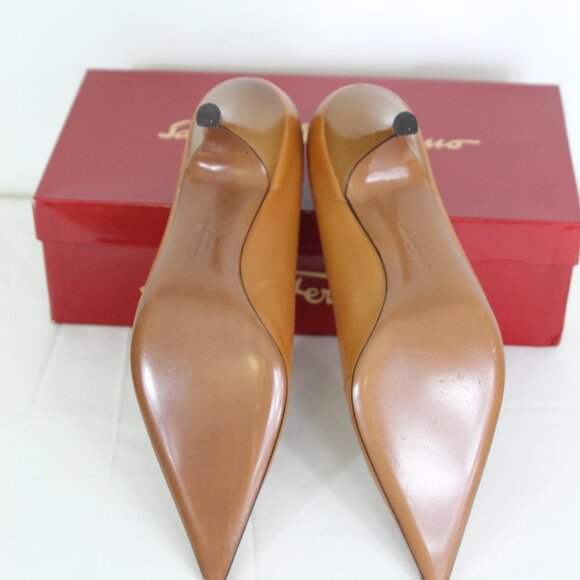 Salvatore Ferragamo Cheyenne Natural Calf Heels 9.5B w/ Box Y2K - Picture 10 of 12